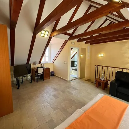 Guest house Rooms Toni Palace