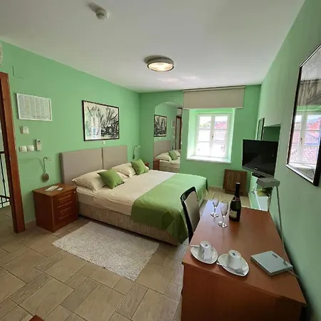 Rooms Toni Palace 4* Split