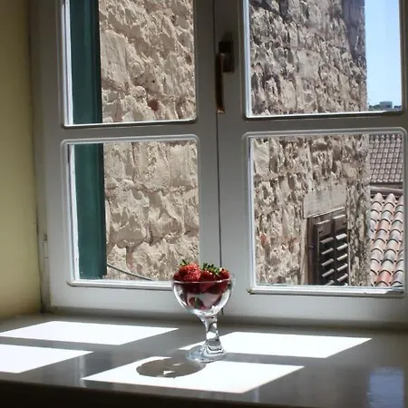Rooms Toni Palace 4*