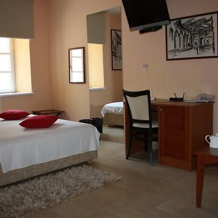 룸스 토니 팰리스 4*