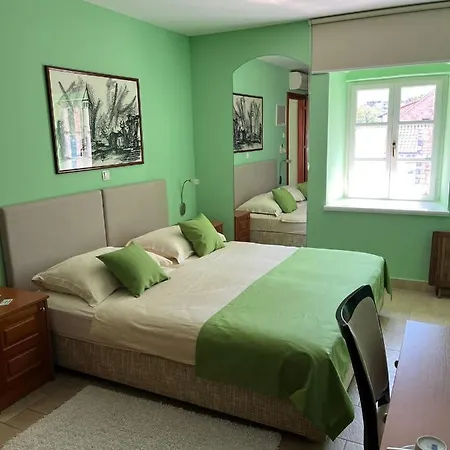 Rooms Toni Palace Gostinjska kuća 4*