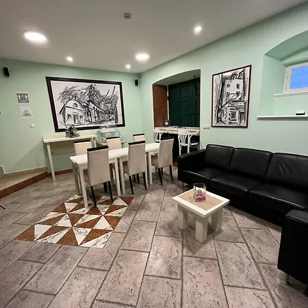 Rooms Toni Palace Gostinjska kuća