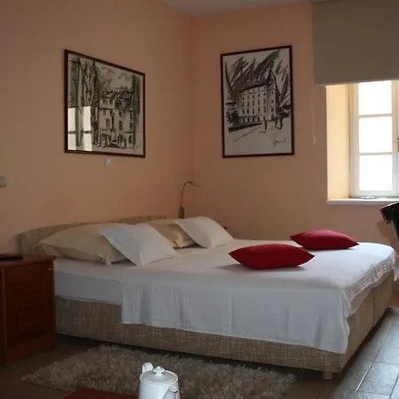 Rooms Toni Palace Gostinjska kuća