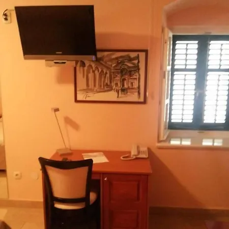 Gostinjska kuća Rooms Toni Palace