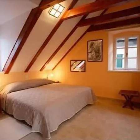 Rooms Toni Palace